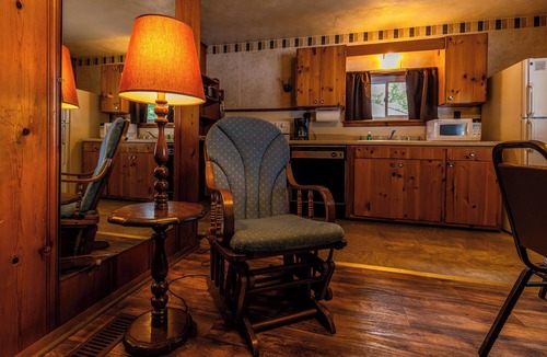 Benton Cabin | Waterfront Cabin for up to 6