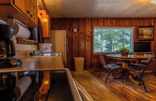Benton Cabin | Waterfront Cabin for up to 6