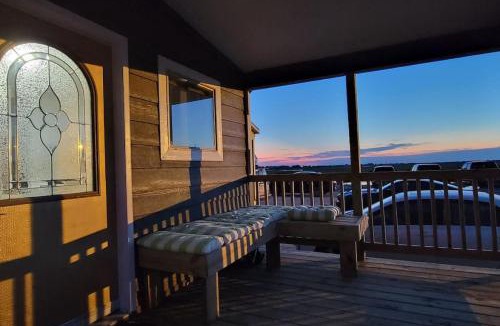 Port Lavaca Apartment | Waterfront Cabin Gator Den