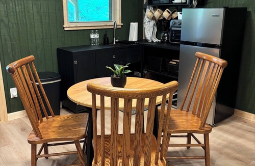 Boulogne Hotel | Waterfront Cabin in Hilliard, FL