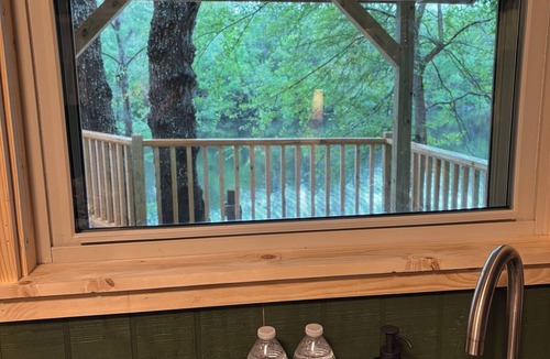 Boulogne Hotel | Waterfront Cabin in Hilliard, FL