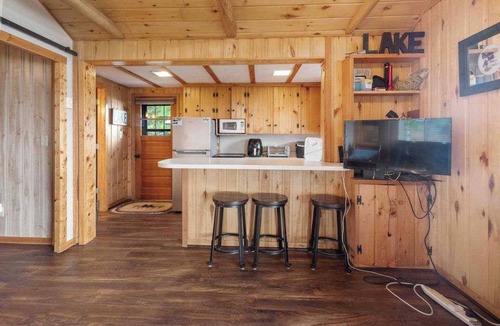 Bay Lake Cabin | Waterfront Cabin on Bay Lake