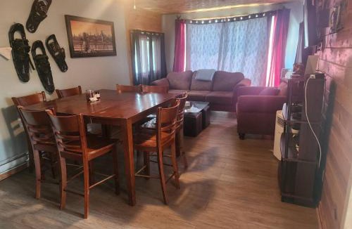 Algoma District House | Waterfront Cabin on Lake Superior sleeps 7 plus ppl