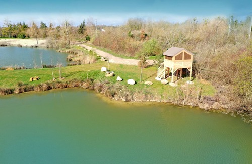 Gravon Cabin | Waterfront cabin on stilts
