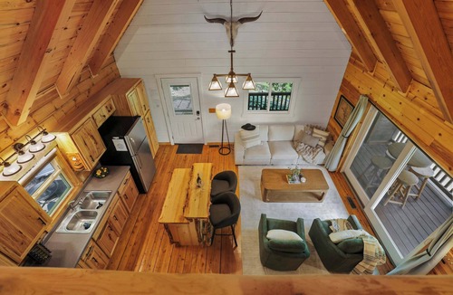 De Soto Cabin | Waterfront Cabin - Sauna - Fire Pit - Bluff Views