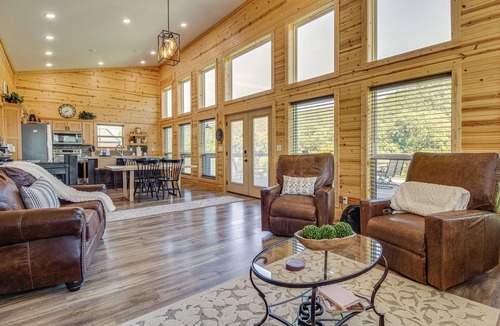 Mountain Home Cabin | Waterfront Cabin on White River w/Deck + Patio!