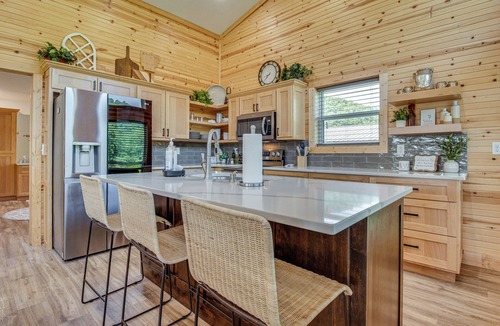 Mountain Home Cabin | Waterfront Cabin on White River w/Deck + Patio!
