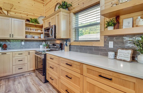 Mountain Home Cabin | Waterfront Cabin on White River w/Deck + Patio!