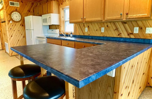 Potosi Cabin | Waterfront cabin with amazing views- Short drive to Dubuque,IA