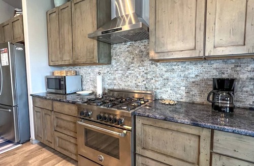 Flour Bluff House | Waterfront Canal+3BDR+Extended Stay Discounts