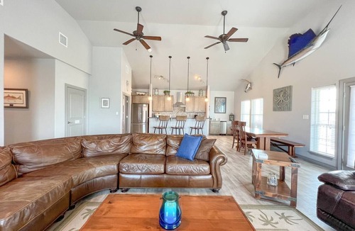 Flour Bluff House | Waterfront Canal+3BDR+Extended Stay Discounts