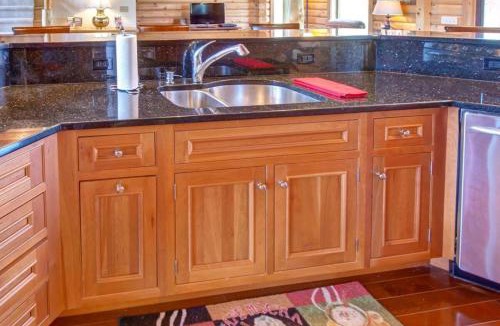 Stamford Ski Chalet | Waterfront Catskills Log Cabin with Hot Tub & Views