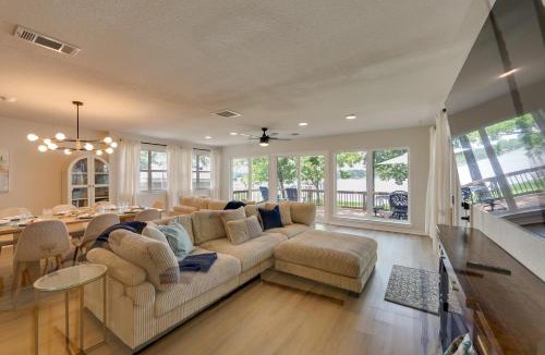 Seven Points House | Waterfront Cedar Creek Lake Gem: Near Marina!