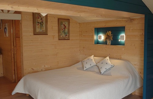 Sornay Bed & Breakfast | Waterfront Chalet, Chambre & Table d'Hôtes