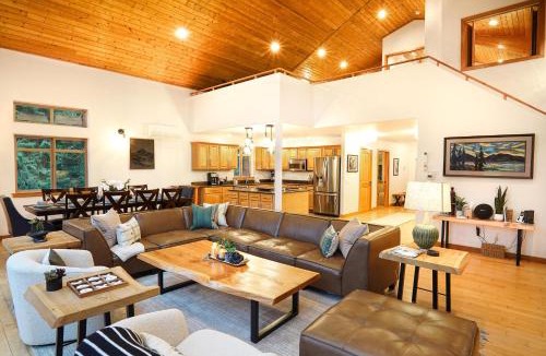 Maple Falls House | Waterfront Chalet