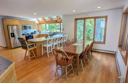 Newbury House | Waterfront Charm on Lake Sunapee