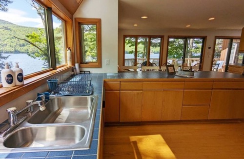 Newbury House | Waterfront Charm on Lake Sunapee