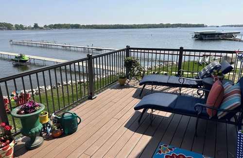 Ventura House | Waterfront Clear Lake home - Private Dock - use our paddle board & kayak!