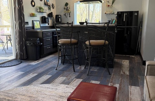 Buffalo Condo | Waterfront Condo Fit for a King