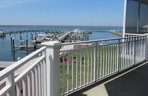 Crisfield Condo | Waterfront Condo Getaway