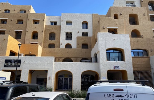 Centro Condo | Waterfront condo on the marina