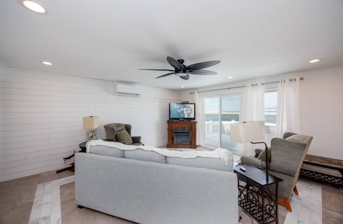 Anglesea Condo | Waterfront Condo Overlooking the Inlet!