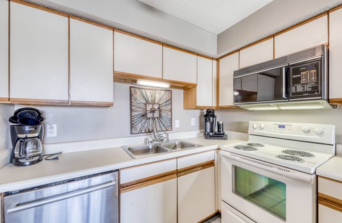 Orange Beach East Condo | Waterfront condo with a beautiful view, outdoor pools & beach access