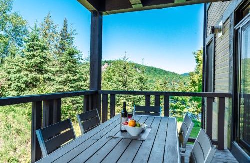 Lac Superieur Village House | Waterfront condo with magnificent view