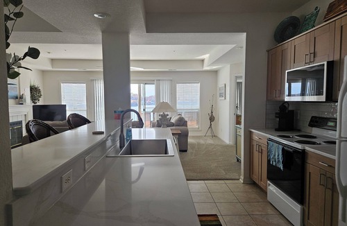 Lakeland Condo | Waterfront Condo with Amazing View