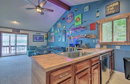 Lake Ozark Apartment | Waterfront Condo with Deck - Bring Your Boat!