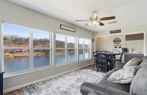 Branson Apartment | Waterfront Condo with Resort Pool