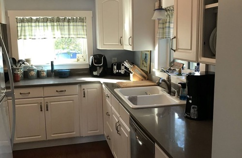 Stockton Springs House | Waterfront Cottage with Beach Access – Sleeps 6 & Pet Friendly!