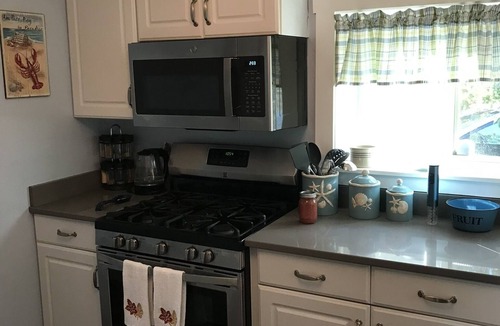 Stockton Springs House | Waterfront Cottage with Beach Access – Sleeps 6 & Pet Friendly!