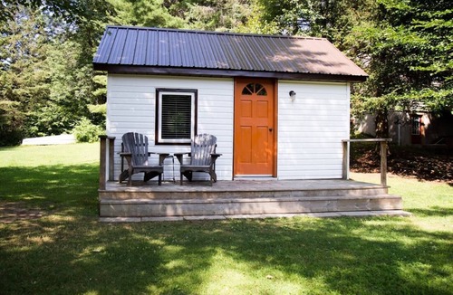 Norland Cottage | Waterfront cottage, Cold Plunge & Barrel Sauna Escape!