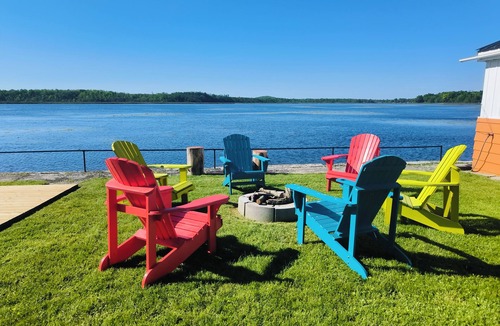 Omemee Cottage | Waterfront Cottage with Panoramic Lake View and Great Privacy