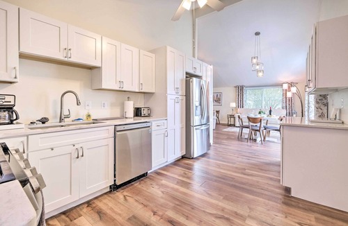 Colonial Beach Cottage | Waterfront Cottage w/Private Beach + Deck!