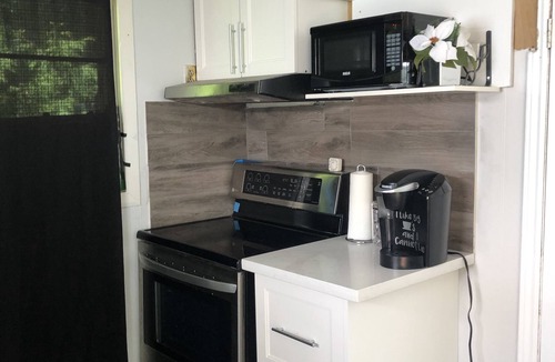 Peterborough Cottage | Waterfront Cottage on Rice Lake- Sleeps 8, Conveniently Located Near Amenities