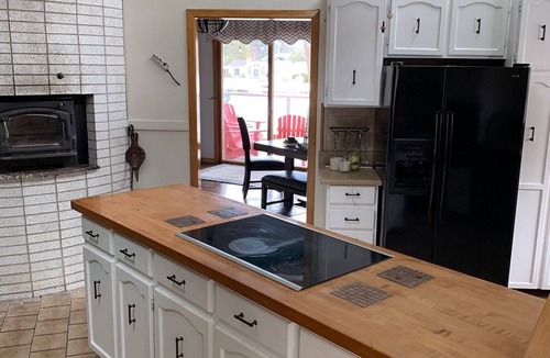 Rama Cottage | Waterfront Cottage in Beautiful Muskoka