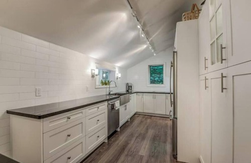 Innisfil Cottage | Waterfront Cottage | 1hr from Toronto