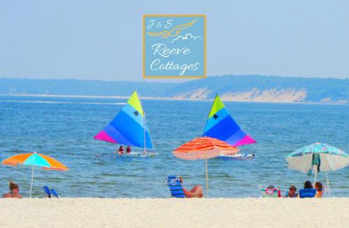 Aquebogue House | Waterfront Cottage 6