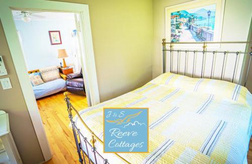 Aquebogue House | Waterfront Cottage 6