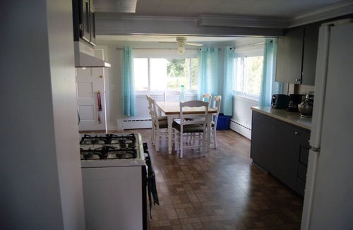 North Greece Cottage | Waterfront Cottage Bungalow: 1500 Sq. ft. unit w/Central Air conditioning