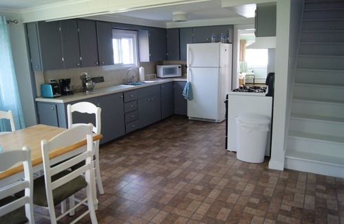 North Greece Cottage | Waterfront Cottage Bungalow: 1500 Sq. ft. unit w/Central Air conditioning