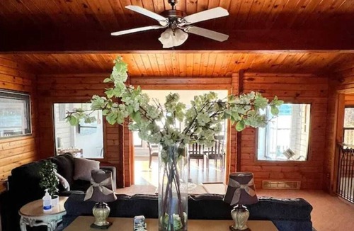 Selwyn Cottage | Waterfront Cottage close to city
