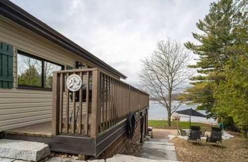 Selwyn Cottage | Waterfront Cottage close to city