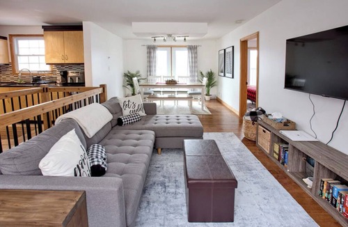 Quinte West Cottage | Waterfront Cottage with Salt Water HOT TUB! Directly on the Trent-Severn.