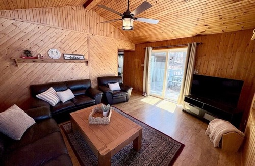 Tay Valley Cottage | Waterfront cottage on Christie Lake! nArrive, unwind, and enjoy.