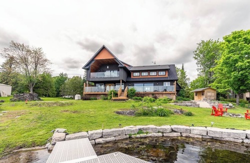 Bobcaygeon Cottage | Waterfront Cottage Escape with Stunning Views of Little Bald Lake