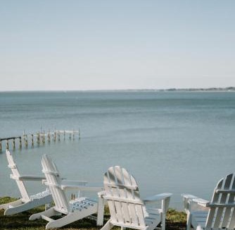 Dutton House | Waterfront Cottage Getaway Views, Kayaks, Fire Pit