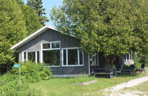 Colpoys Bay Cottage | Waterfront Cottage, Hope Bay on Georgian Bay